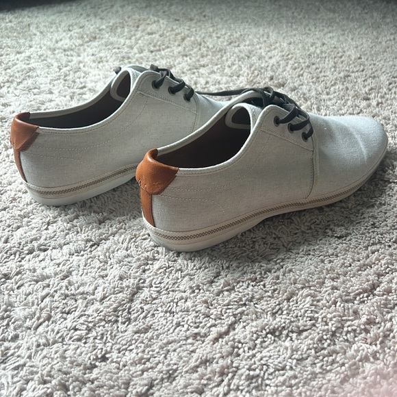 ALDO Men’s Canvas Sneaker - Picture 2 of 4